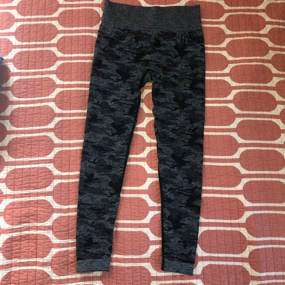 Gym shark leggings